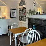 The Dozy Deer (adults Only) Windermere