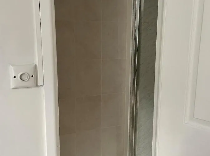 The Dozy Deer (adults Only) 3* Windermere