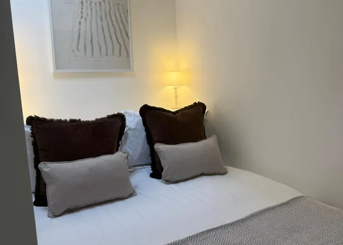 The Dozy Deer (adults Only) 3* Windermere